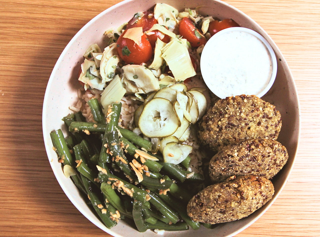 [deprecated] Falafel Cherry Tomato and Artichoke Bowl Boxed Lunch by Chef Carlos Beltre