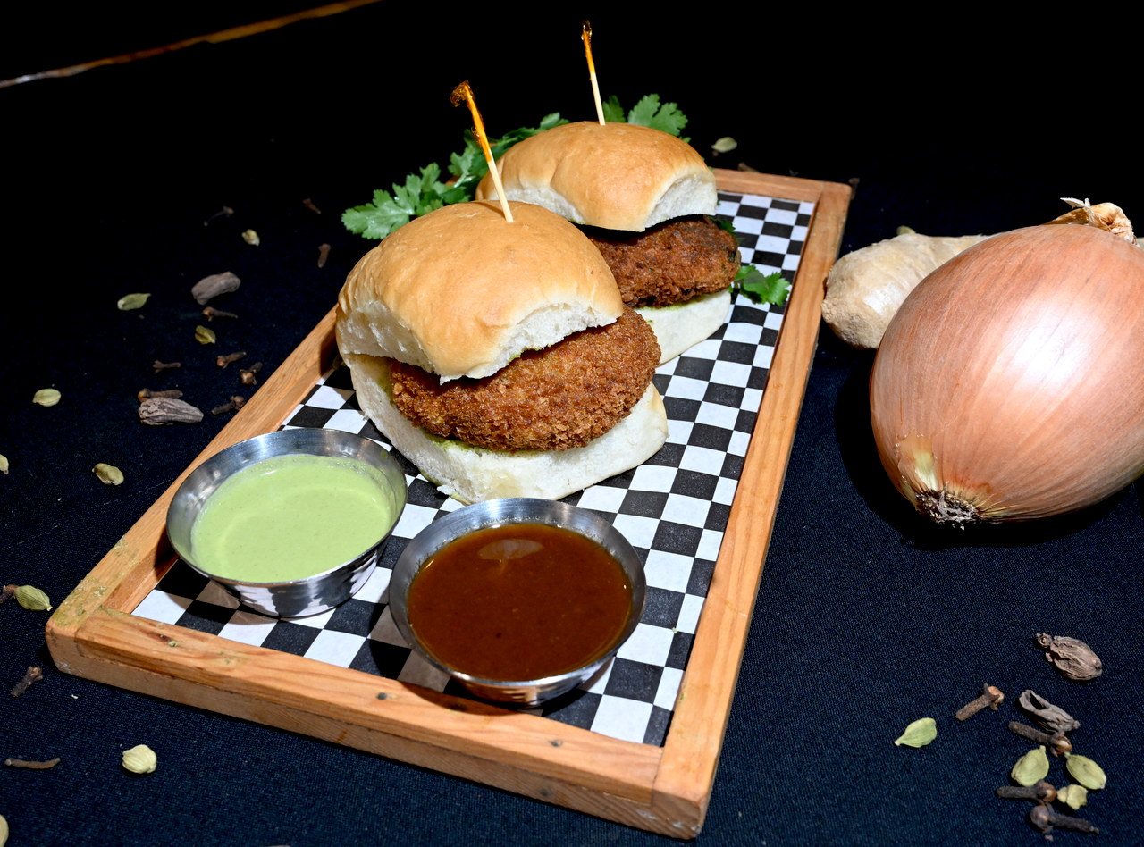 Chicken Cutlet Pao Meal by Chef Sunit Sharma